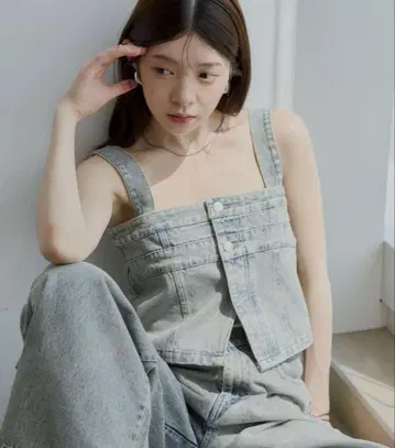 Chico 어깨 버튼 탈부착 데님 베어탑