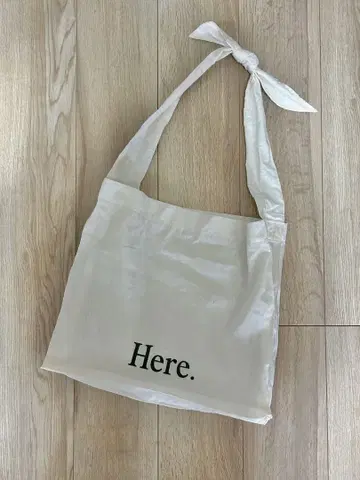 Here. 토트백 에코백 하와이 Hawaii 히아 히아