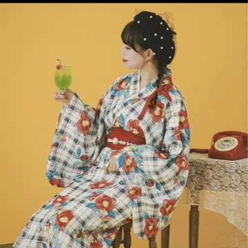 쿠틸과 레트로 유카타