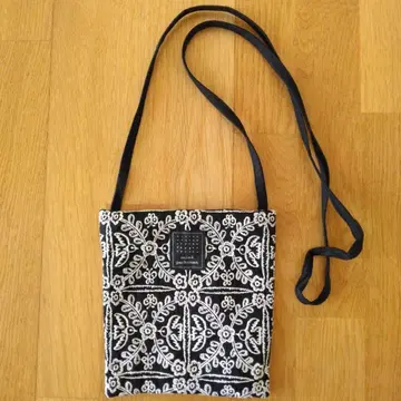 미나 페르호넨 포켓 bag