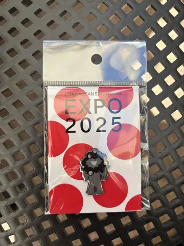 EXPO 2025 핀 배지 미야쿠미야쿠 블랙 만박
