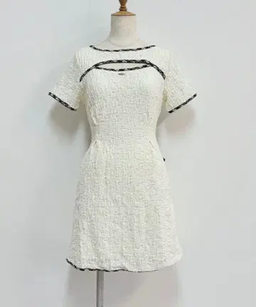 NOMAE 백 리본 미니 원피스 아이보리