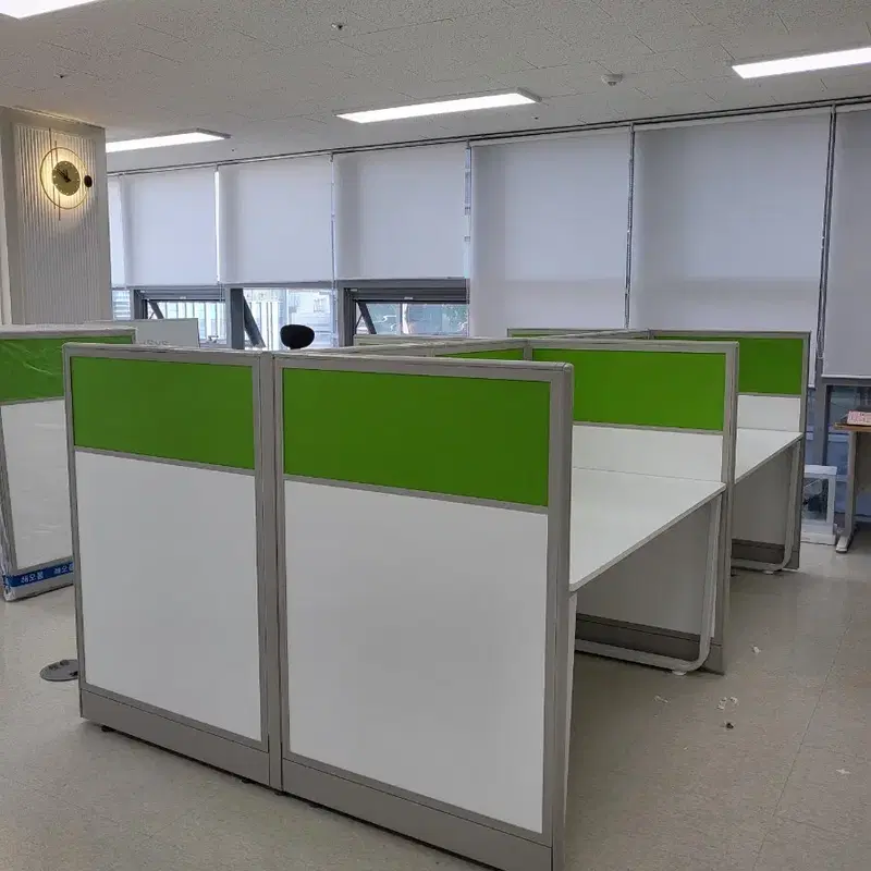 파티션 화이트책상 회의용의자 서랍 탁자 철재캐비넷 철재옷장 쇼파 중역의자