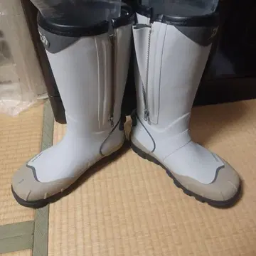 새상품 낚시용 부츠 그레이 지퍼 포함