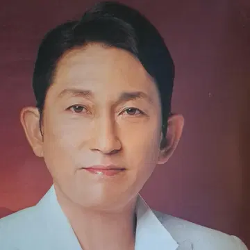 포멀 포트레이트 사진