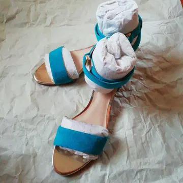 터콰이즈 블루 스웨이드 스트랩 샌들 23cm