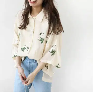저널 스탠다드 리룸 플라워 자수 오픈 카라 셔츠 Free
