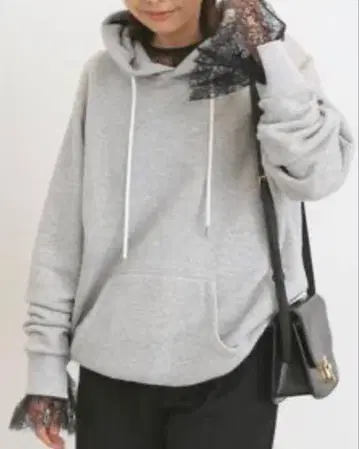 라빠르망 HOODED SWEAT