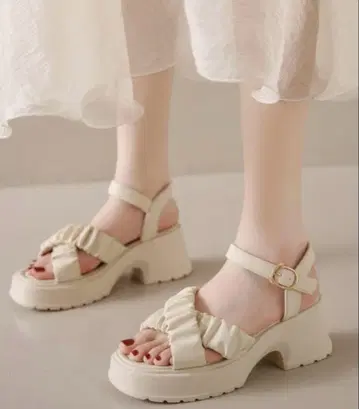 통굽 샌들 와이드 힐 크로스 벨트 여름 아이보리