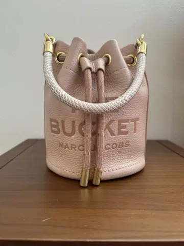 MARCJACOBS 더 버킷 백