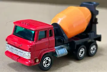 일본제 토미카 히노 믹서기 자동차