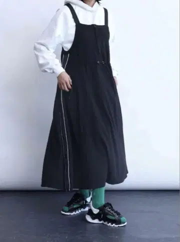LASUD 사이드 라인 오버롤 스커트 ( black )
