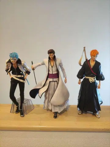 BLEACH 1번 복권 쿠로사키 이치고 아이젠 소스케 그림죠 3체 세트