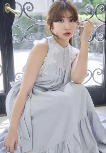 Notting Hill Belted Dress herlipto sky