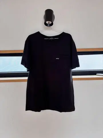 APC 티셔츠