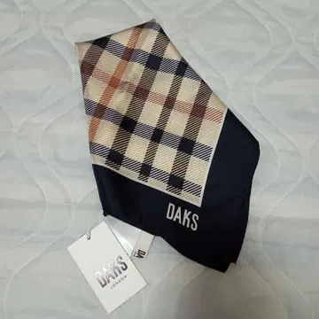[ DAKS ] 새상품 미사용 스카프
