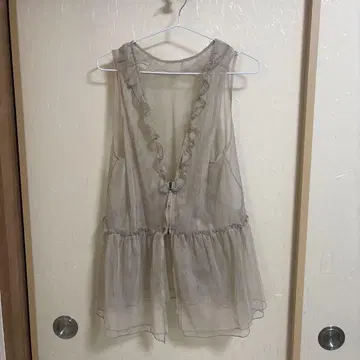 니코앤드 모듬 프릴 튤 베스트 베이지 계열