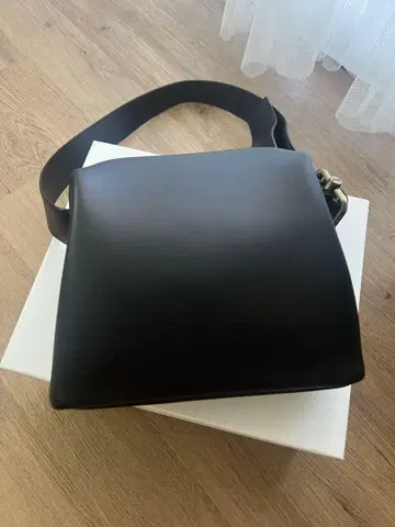 OSOI MINI BROT 숄더백