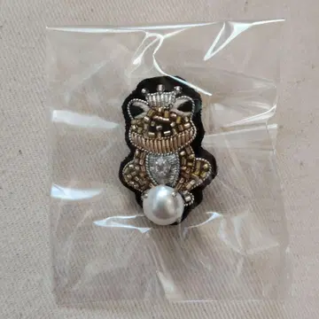 치리아 타가와 케이지 개구리 배지