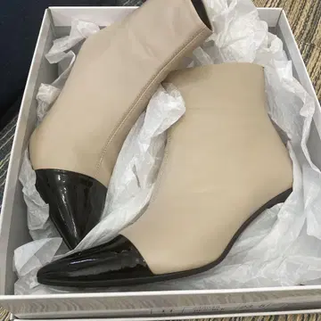 긴자 카네마츠 투톤 컬러 부츠 아쿠아벨