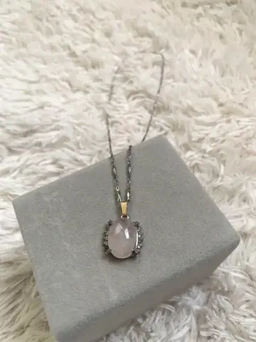 로즈쿼츠 목걸이 타원형