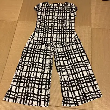 화이트 블랙 체크 반팔 팬츠 셋업 두클라쎄