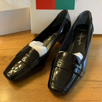 미사용품 긴자 카네마츠 블랙 에나멜 로퍼 펌프스 24cm D