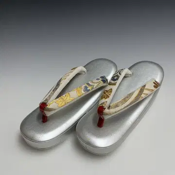 미사용 새상품 도쿄 아사쿠사 사오리 조리 M 사이즈 후리소데에도