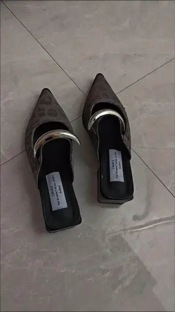 레오파드 무늬 스틸레토 샌들