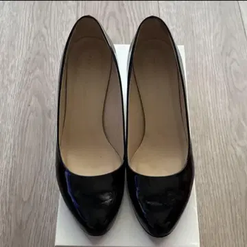 [ 새상품급 ] 파비오 루스꼬니 페이턴트 펌프스 23cm