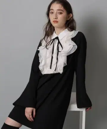Rirandture 프릴 보타이 미니 원피스