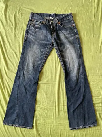 TRUE RELIGION 플레어 부츠컷 데님