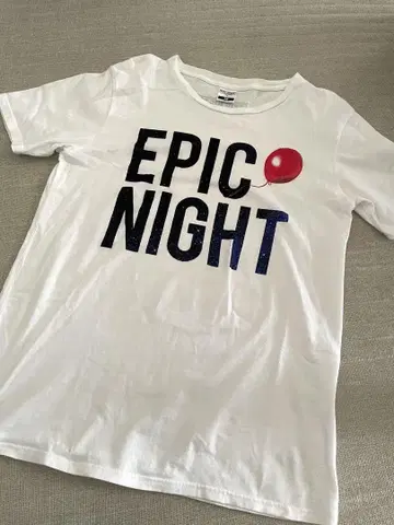 EPIC NIGHT T셔츠 M 사이즈 2015년