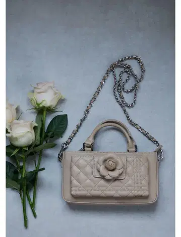 riu Rose phone bag