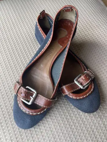 네이비 버클 플랫슈즈