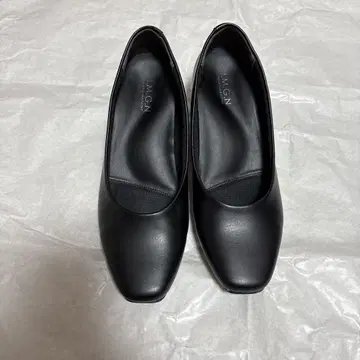 블랙 펌프스