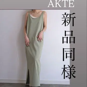 새상품급! 현행 모델 AKTE 내로우 스트랩 니트 원피스
