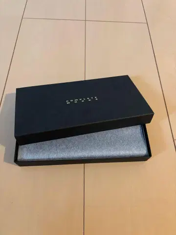 COWPLETE WORKS 장지갑 미사용 새상품