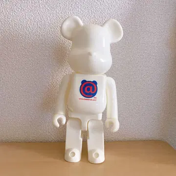400% 베어브릭 도트콤 모델