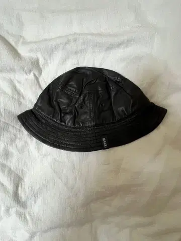BALR. 가죽 버킷 햇