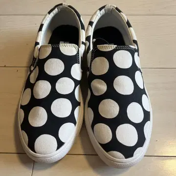 마리메꼬 UNIQLO 콜라보 슬립온 미사용 새상품 24cm