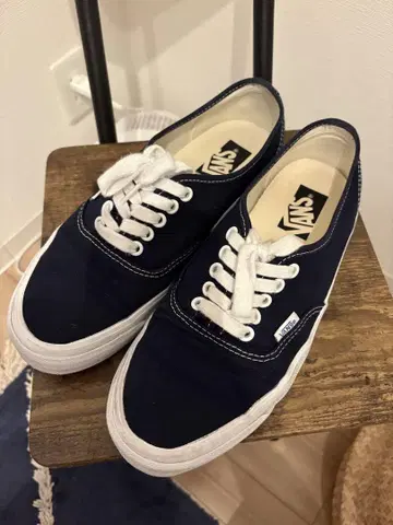 VANS AUTHENTIC REISSUE