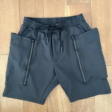 립 반 윙클 숏팬츠