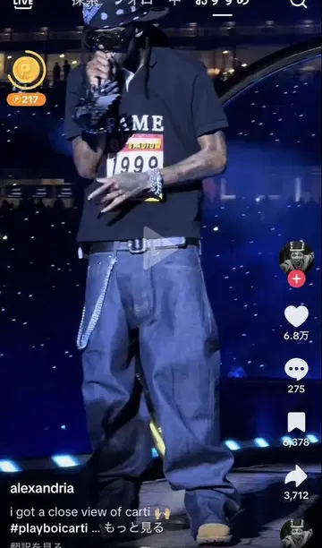 Vaquera 그래픽 피케 셔츠 Playboi Carti 착용