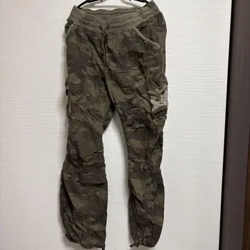 G.O.A 파라슈트 팬츠 카모 패턴