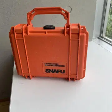 SNAFU UTITY STRONG BOX TEE
