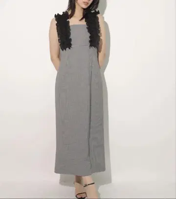 리랜드트루 숄더프릴 I라인 원피스