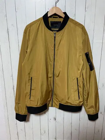 ZARA 나일론 봄버 자켓 머스타드