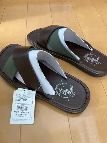 Standard 샌들