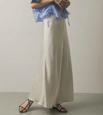 센스 오브 플레이스 내로우 새틴 스커트